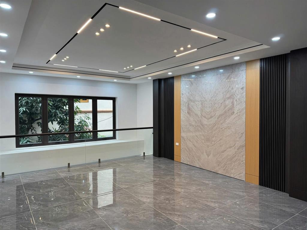 Bán từ thô căn nhà 59m2 x 6t tại long biên. ô tô tránh thông, thiết kế hiện đại.  0965 858 ***