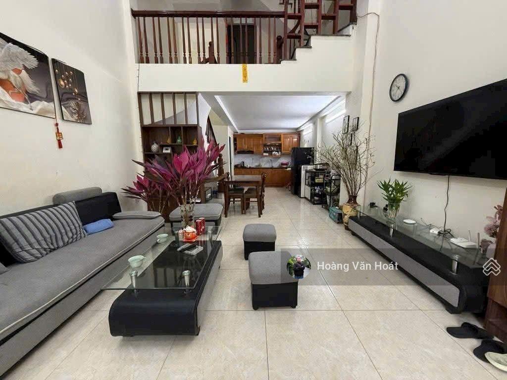 Bán nhà thạch bàn  long biên, 47m2 x 5 tầng dân xây, đường ô tô tránh, kinh doanh