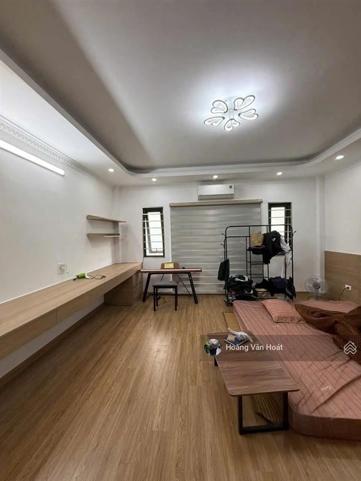 Bán nhà 50m2 xây 5 tầng thang máy đường thông, ô tô vào nhà ngay bát khối long biên