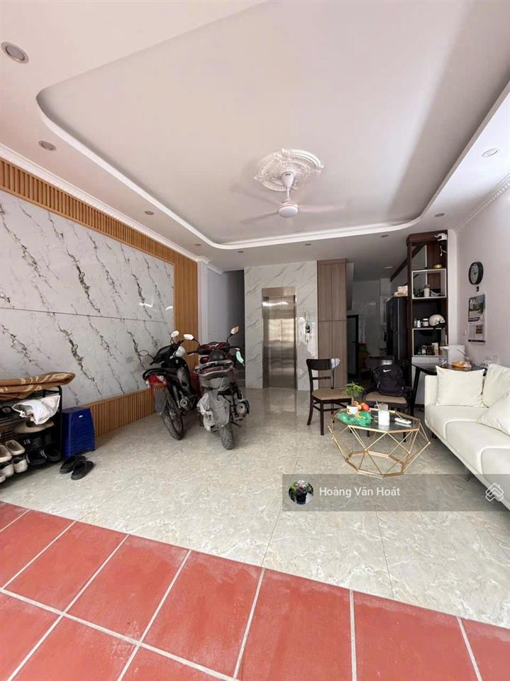 Bán nhà 50m2 xây 5 tầng thang máy đường thông, ô tô vào nhà ngay bát khối long biên