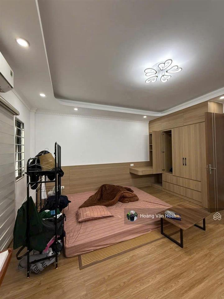Bán nhà 50m2 xây 5 tầng thang máy đường thông, ô tô vào nhà ngay bát khối long biên