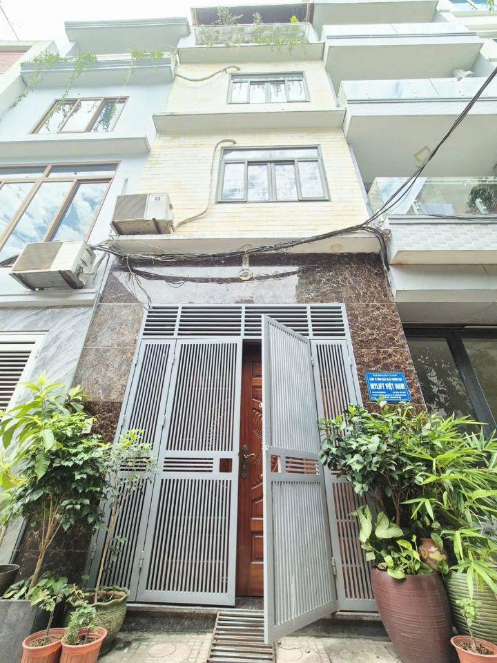 Bán Nhà Dân Xây Đối Diện Aeon Long Biên - Ô Tô Đỗ Cửa - Giá hơn 7 Tỷ. Lh 0965858116