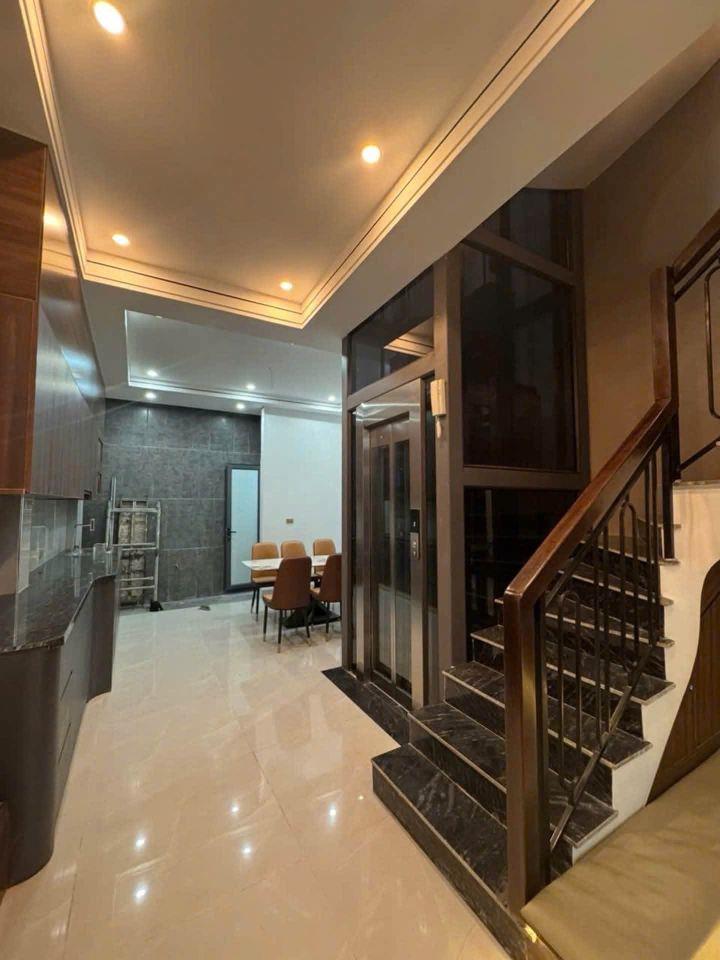 SIÊU PHẨM THẠCH BÀN - LONG BIÊN - DT 50m x5T - NHÀ ĐẸP ĐẲNG CẤP, CÓ THANG MÁY.
