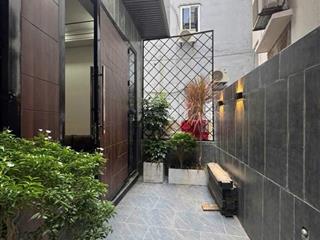 Siêu phẩm thạch bàn  long biên  dt 50m2 x 5t  nhà đẹp đẳng cấp, có thang máy