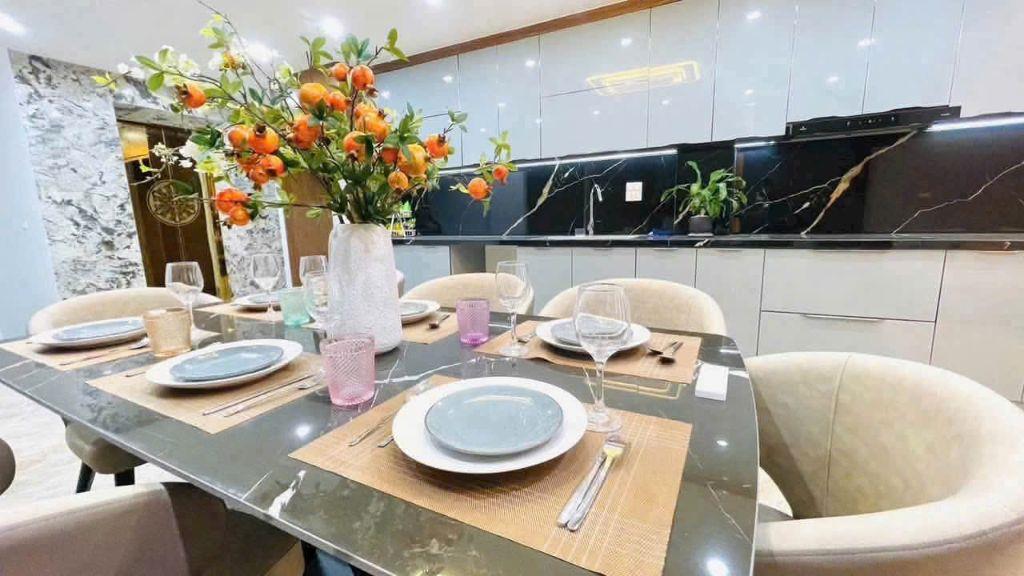 NHÀ ĐẸP LONG BIÊN – VIEW HỒ ĐẦM TRANH – KINH DOANH - 72M x 7T THANG MÁY.