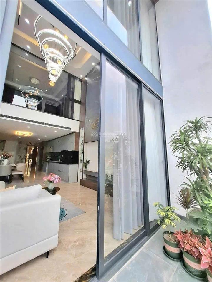 Nhà đẹp long biên view hồ đầm tranh kinh doanh  72m x 7t thang máy.