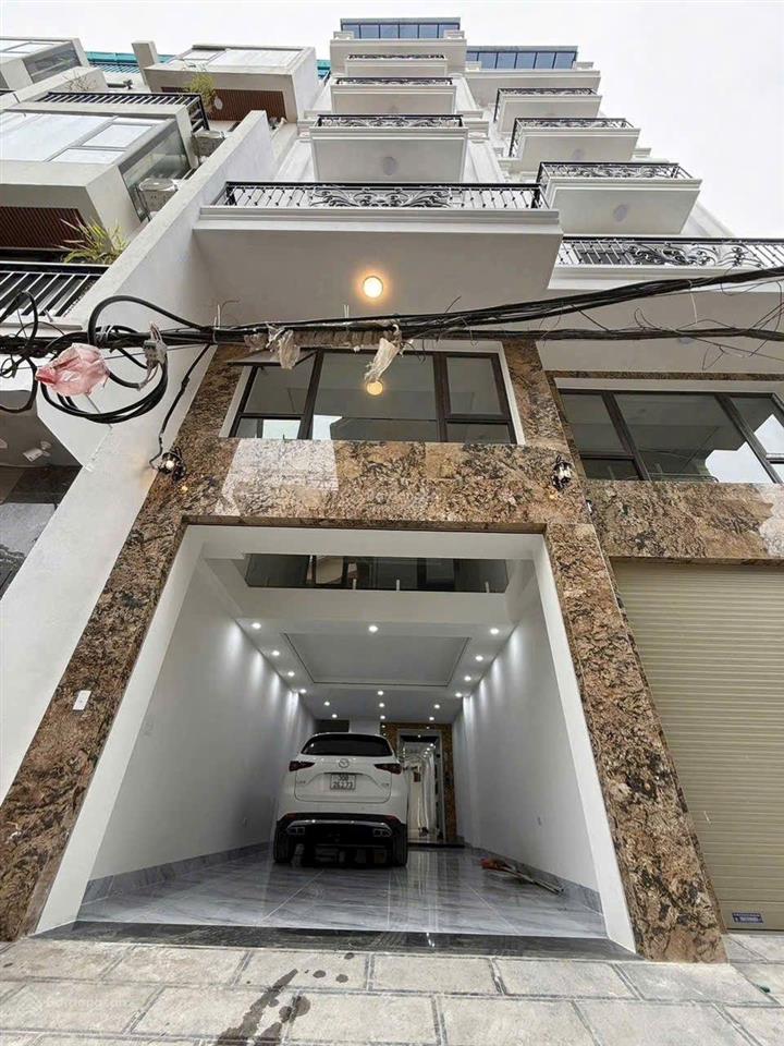 Bán nhà 7 tầng thang máy cạnh cầu vĩnh tuy  ô tô vào nhà  hơn 13 tỷ   0965 858 ***