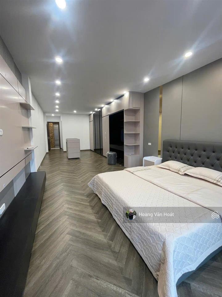Bán nhà mặt chợ thạch bàn  cổ linh  kinh doanh  vỉa hè  ô tô tránh  thang máy