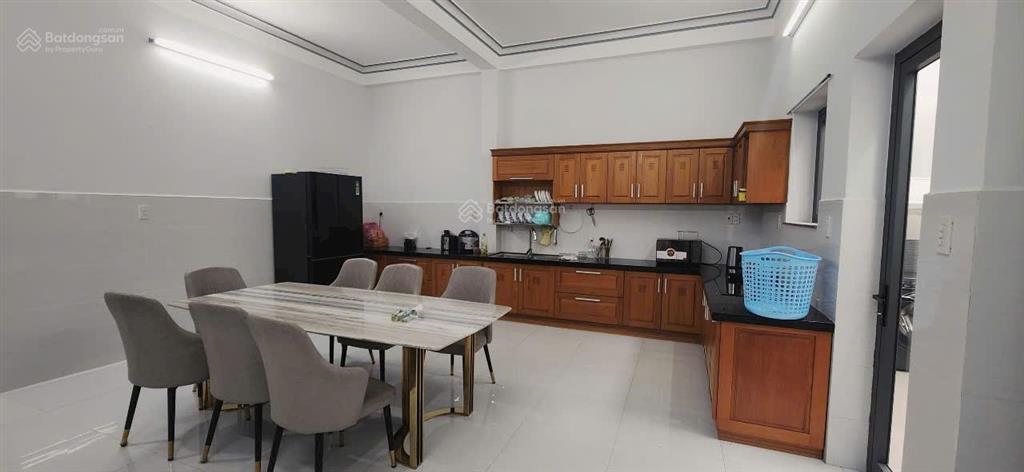 Chính chủ hạn giá bán gấp 3 tầng đẹp mê, nội thất xịn, cách biển 800m