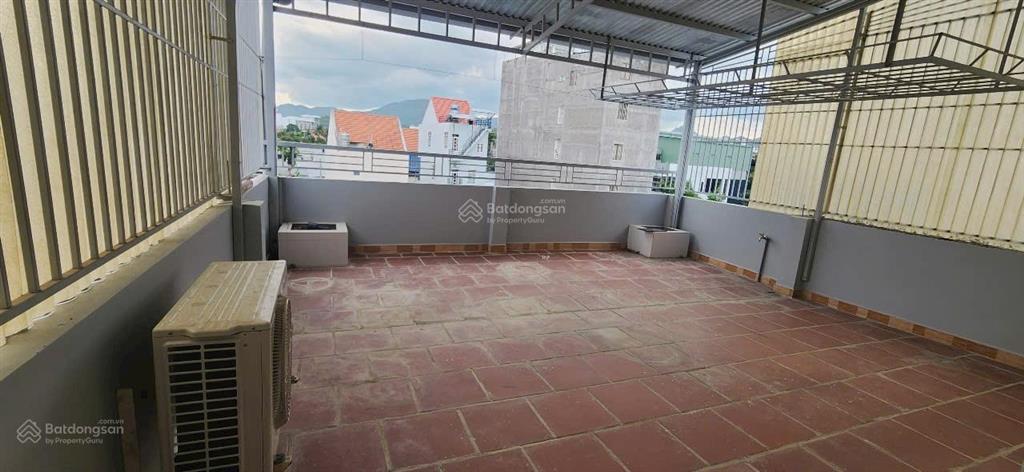 Chính chủ hạn giá bán gấp 3 tầng đẹp mê, nội thất xịn, cách biển 800m