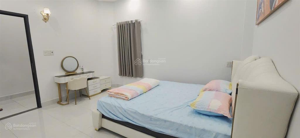 Chính chủ hạn giá bán gấp 3 tầng đẹp mê, nội thất xịn, cách biển 800m