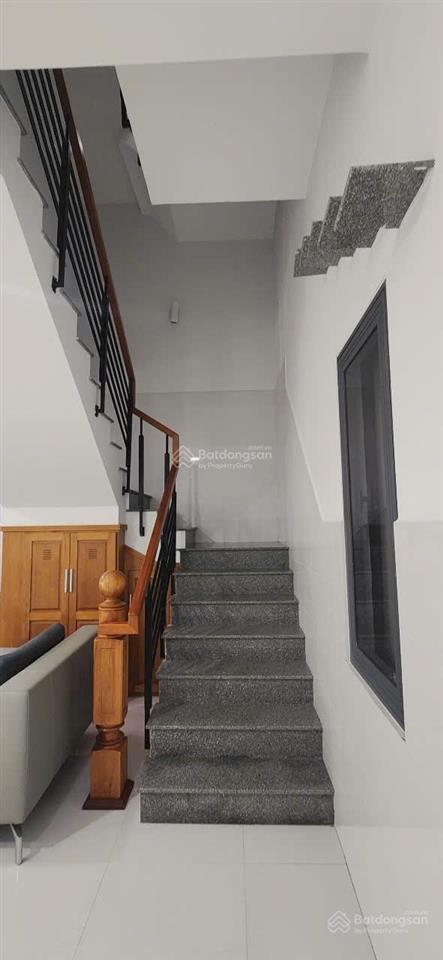 Chính chủ hạn giá bán gấp 3 tầng đẹp mê, nội thất xịn, cách biển 800m