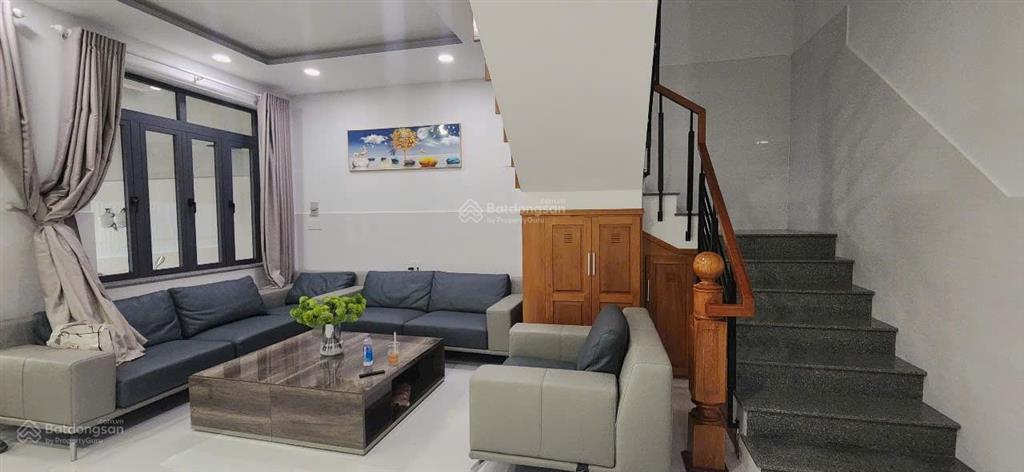 Chính chủ hạn giá bán gấp 3 tầng đẹp mê, nội thất xịn, cách biển 800m