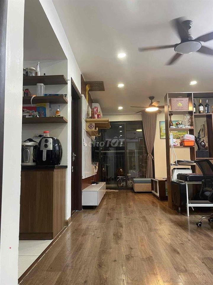 Chính Chủ cần bán CH 64,8m2 2N2VS cửa hướng tây, ban công hướng đông.