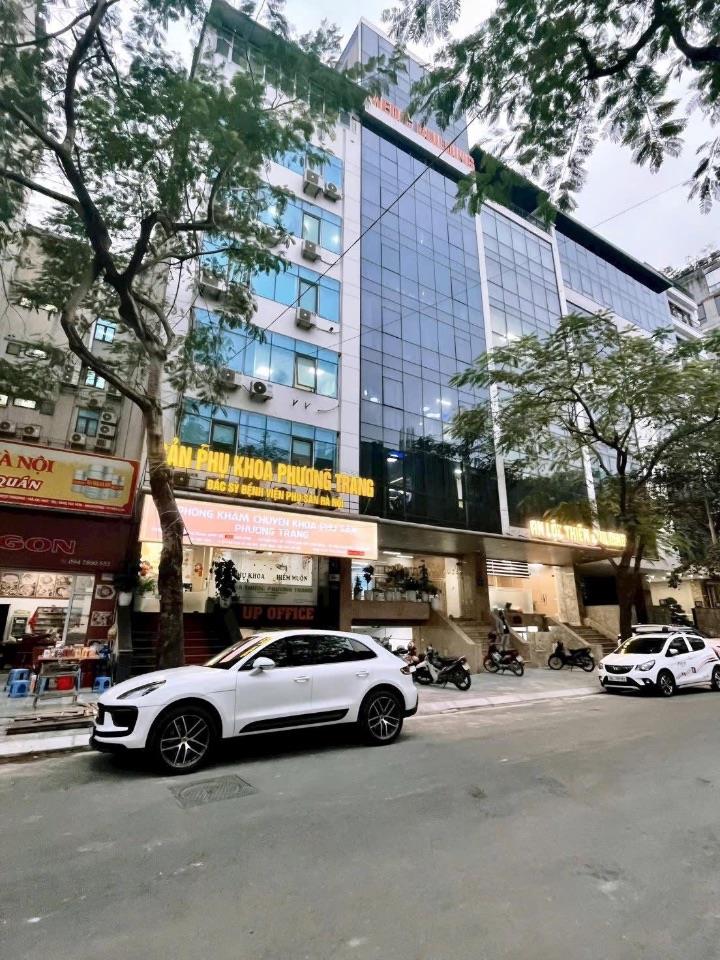 Chuyển nhượng lô đất 126m2 mặt tiền 7.2m, 1 hầm giá: 75tỷ 