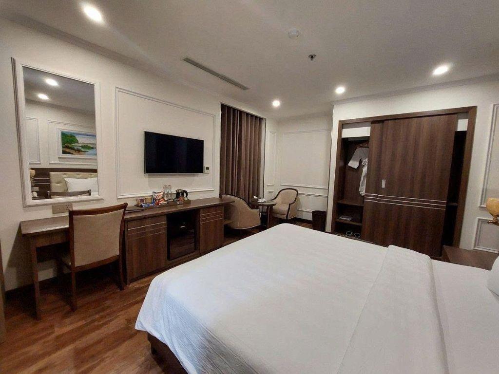 Chuyển nhượng toà khách sạn doanh thu ~ 1.5tỷ/tháng, KĐT Dịch Vọng Mới - Cầu Giấy.