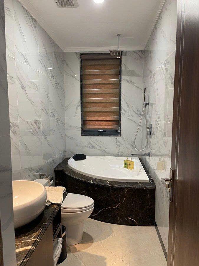 Chuyển nhượng toà khách sạn doanh thu ~ 1.5tỷ/tháng, KĐT Dịch Vọng Mới - Cầu Giấy.