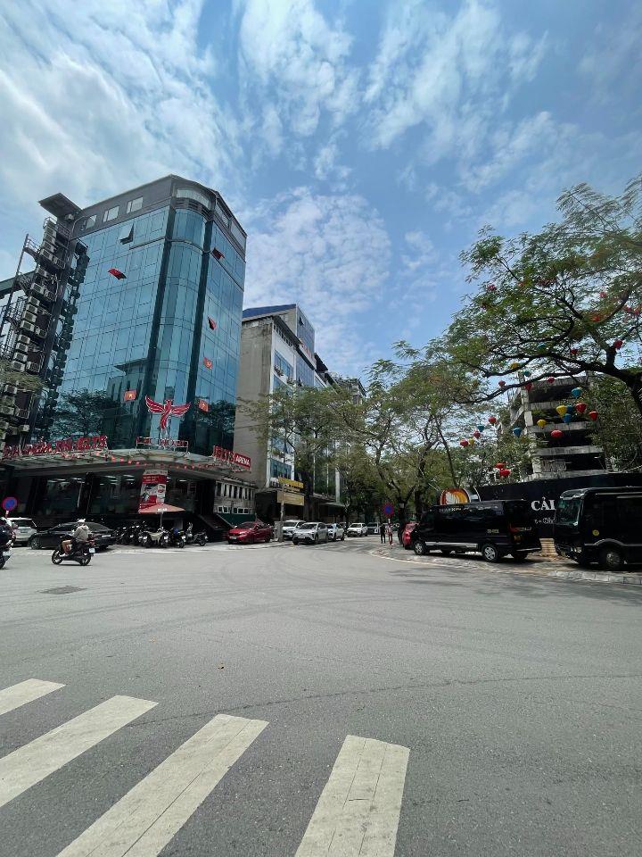 Chính Chủ Bán Tòa Building KĐT Dịch Vọng Mới 126m2 x 8 tầng Cầu Giấy - Hà Nội.