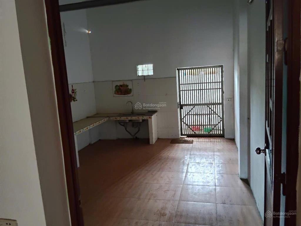 Chính chủ bán đất sẵn nhà cũ mặt đường tl 421 kinh doanh buôn bán giá chỉ 3 tỷ 950 triệu