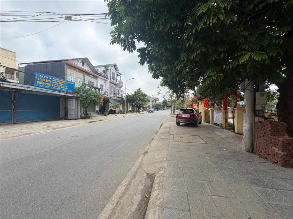 Chính chủ cần bán 68 mét toạ lạc tại phú cát. đường kinh doanh buôn bán.