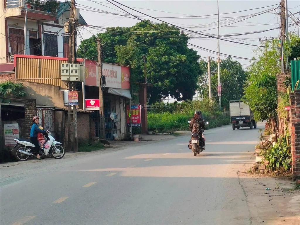 Chính chủ bán 81 mét toạ lạc tại trục chính phú cát, giá chỉ nhỉnh 1 tỷ.