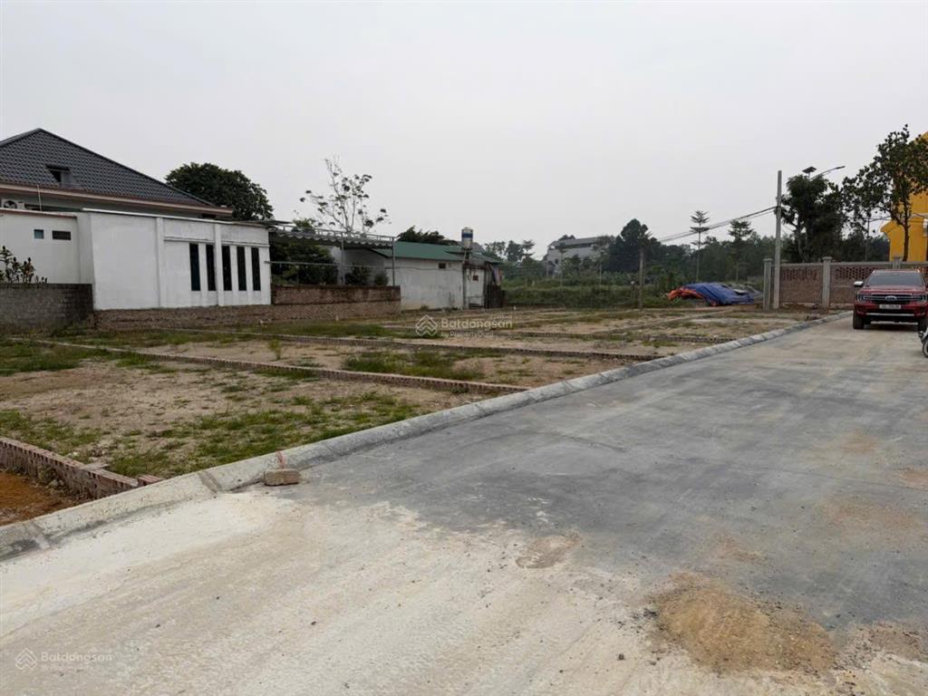 Chính chủ cần bán 100 mét đất full thổ cư giá chỉ 2 tỷ 7 có thương lượng .