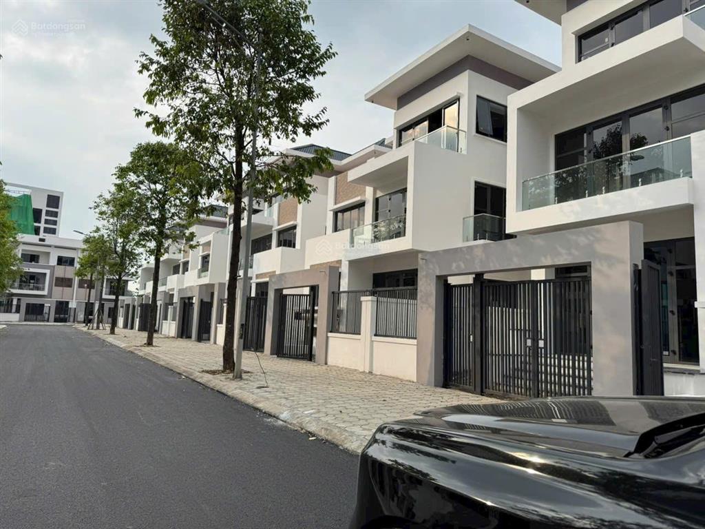 Cần bán liền kề b1.4 , dt 100m, rẻ nhất thị trường hiện nay tại kđt thanh hà.  0977 503 ***