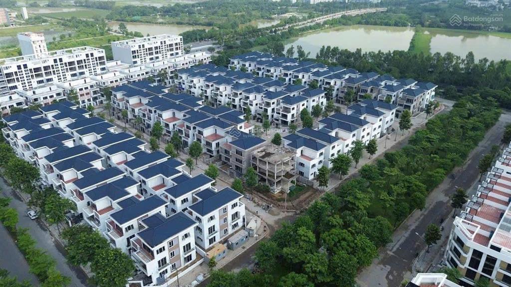 Cần bán liền kề b1.4 , dt 100m, rẻ nhất thị trường hiện nay tại kđt thanh hà.  0977 503 ***