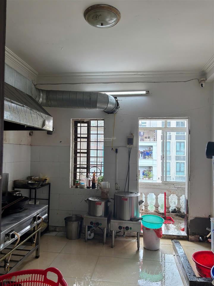 Cho thuê nhà nguyên căn mặt phố số 75, trần quốc hoàn, cầu giấy phù hợp làm kinh doanh
