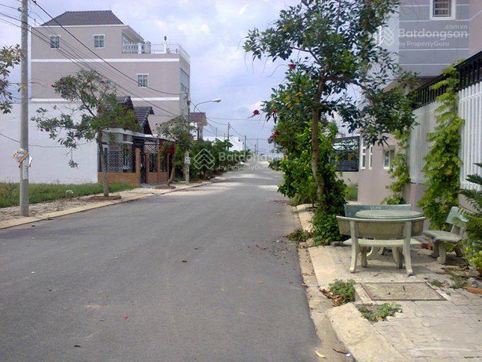 Chính chủ tôi cần bán ô đất gần sát bãi tắm, đường to rộng, sổ đỏ luôn, giá chỉ 480 triệu bao phí
