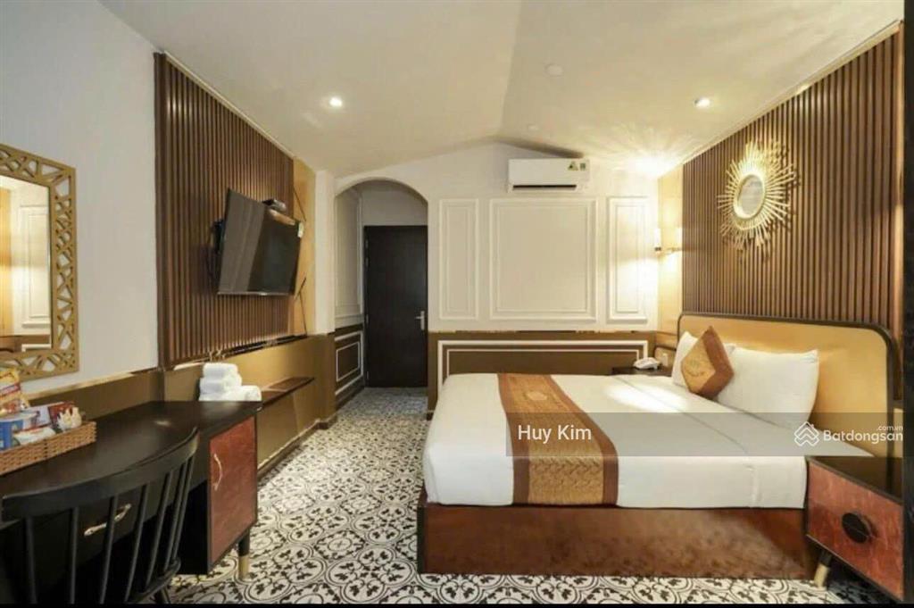 Bán nhà 5 tầng 176/10 lý tự trọng, p. bến thành, q.1 (3.7x16m  10p), thu 200300tr/th, 32 tỷ