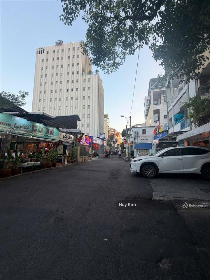 Bán đất mt 11 hồ biểu chánh, phú nhuận (11.68x27m  276m2, hầm 7t), đi định cư, 79 tỷ tl