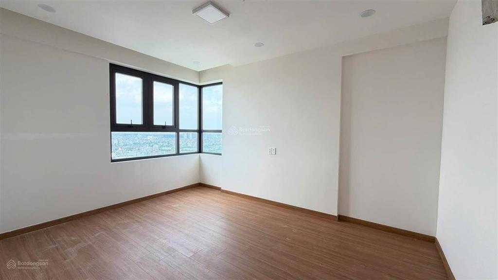Bán căn góc 2pn view hồ tầng trung lakeside garden siêu hiếm