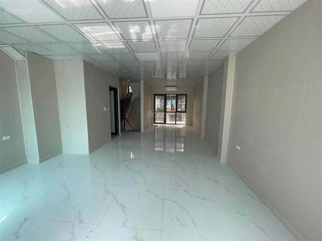 Cho thuê biệt thự sân vườn 185m2 x 3t, giá 20tr/th sàn để làm kho vp, online kđt foresa xuân phương