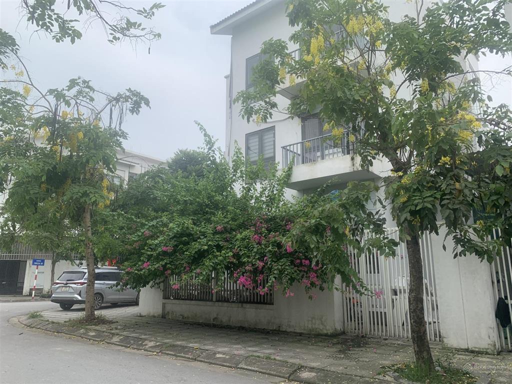 Chính chủ bán căn liền kề góc 115m2 hướng đn ,đối diện trường nam từ liêm foresa xuân phương tasco