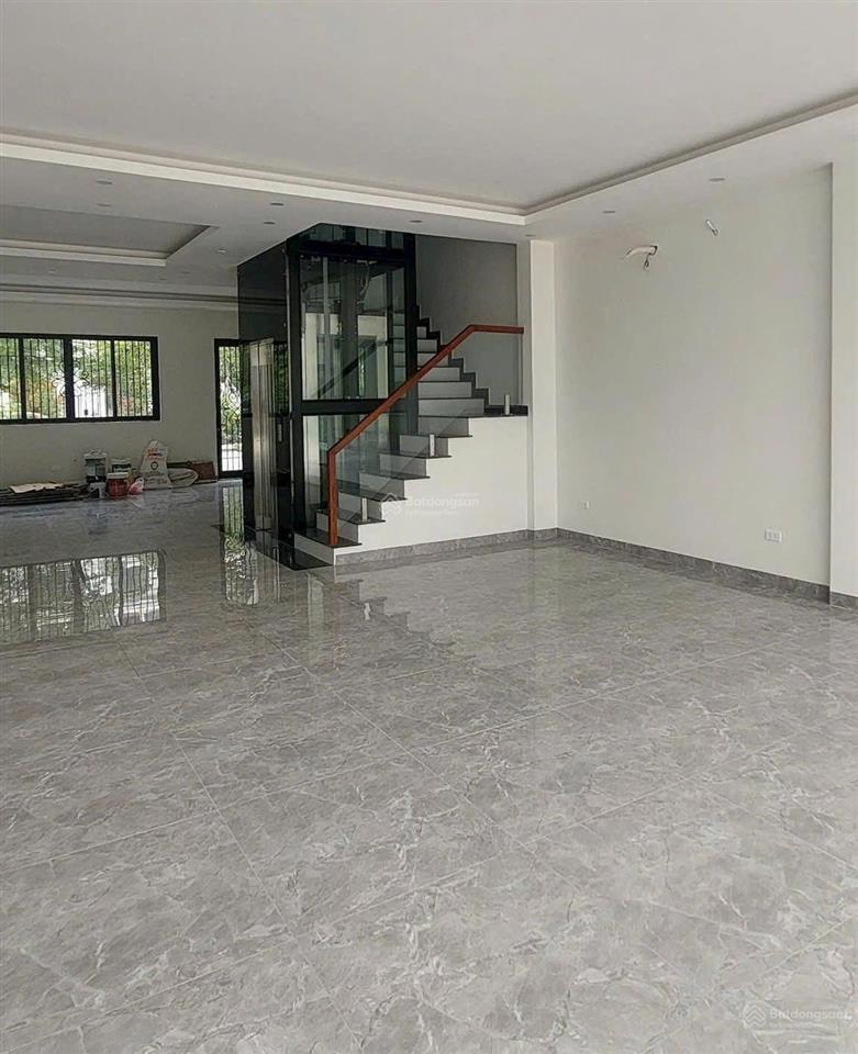 Cần bán liền kề 5 tầng khu foresa xuân phương, view công viên, ở hay kinh doanh đều tốt. chỉ 21.5tỷ