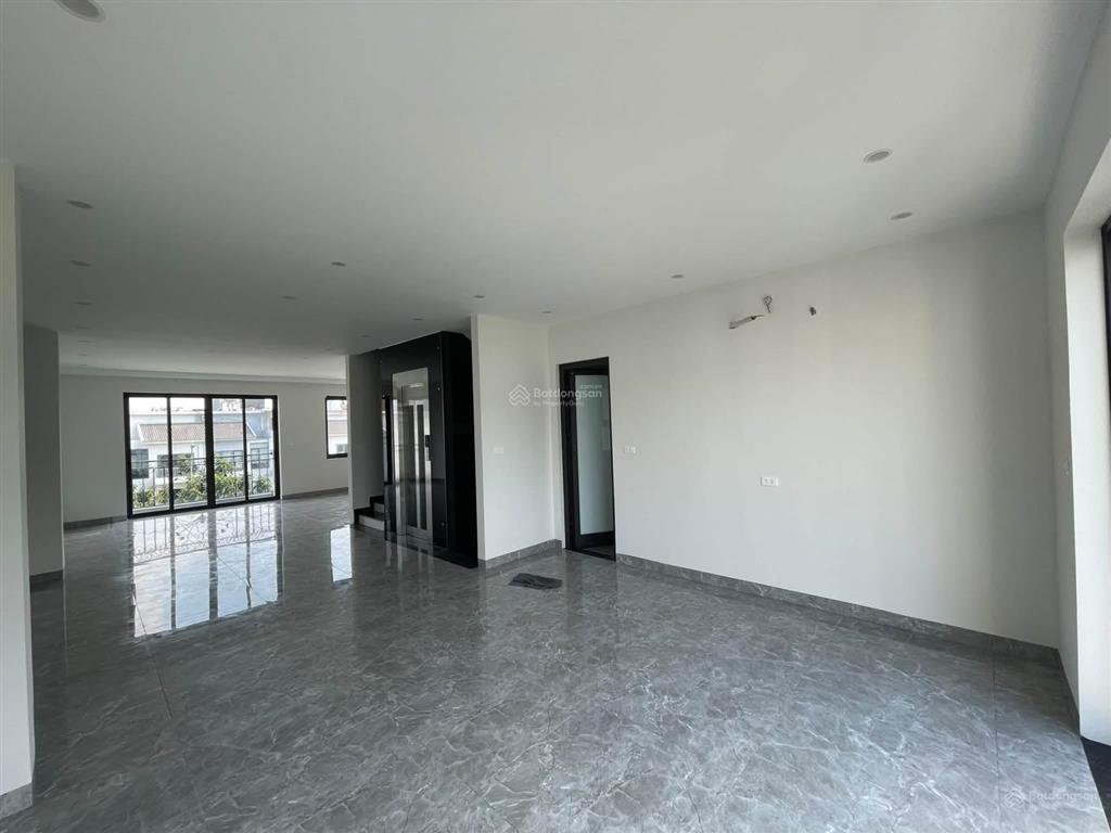 Cho thuê shophouse kđt xuân phươngforesa, trịnh văn bô, nam từ liêm. dt 110m2 x 5 tầng thang máy