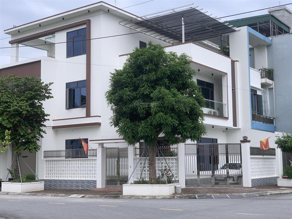 Cho thuê biệt thự hoàn thiện cơ bản làm kho vp kđt foresa xuân phương dt 168m2 x 3t, giá 18tr/th