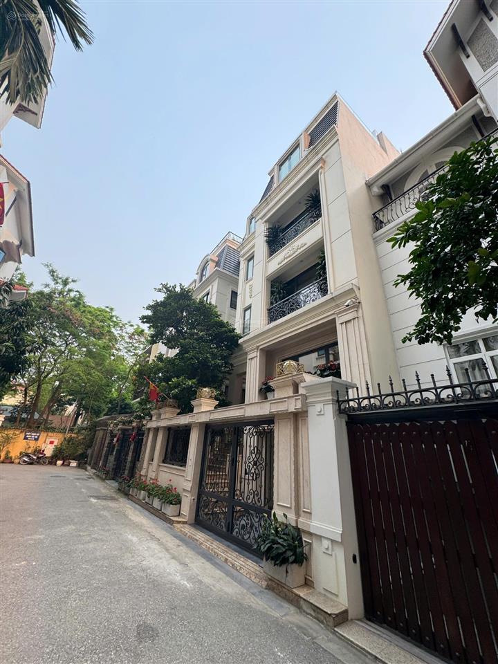 Bán nhà vườn tân hoàng minh  số 6 nguyễn văn huyên.