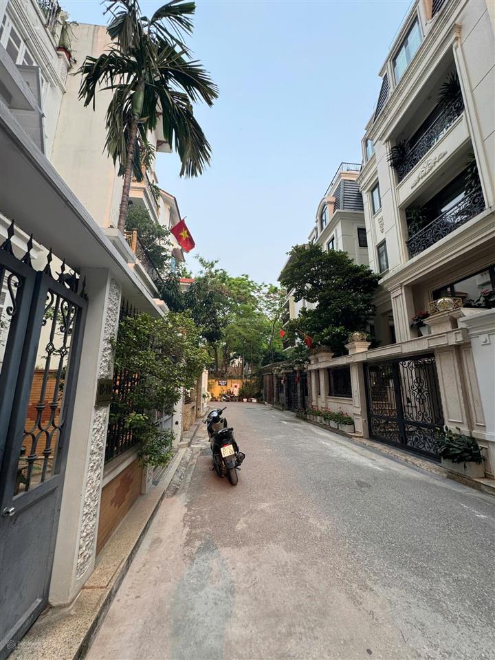 Bán nhà vườn tân hoàng minh  số 6 nguyễn văn huyên.