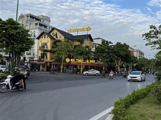Cho thuê nhà phố kinh doanh đường cổ linh long biên.