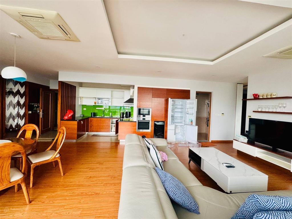 Bán căn hộ 3 phòng ngủ chung cư artex 172 phố ngọc khánh  ba đình.