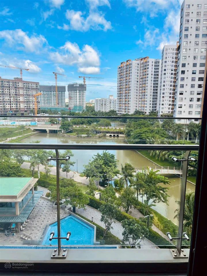 Ngộp ngân hàng cần bán gấp căn hộ 95m23pn view hồ bơi, kênh đào full nội thất cực kỳ đẹp