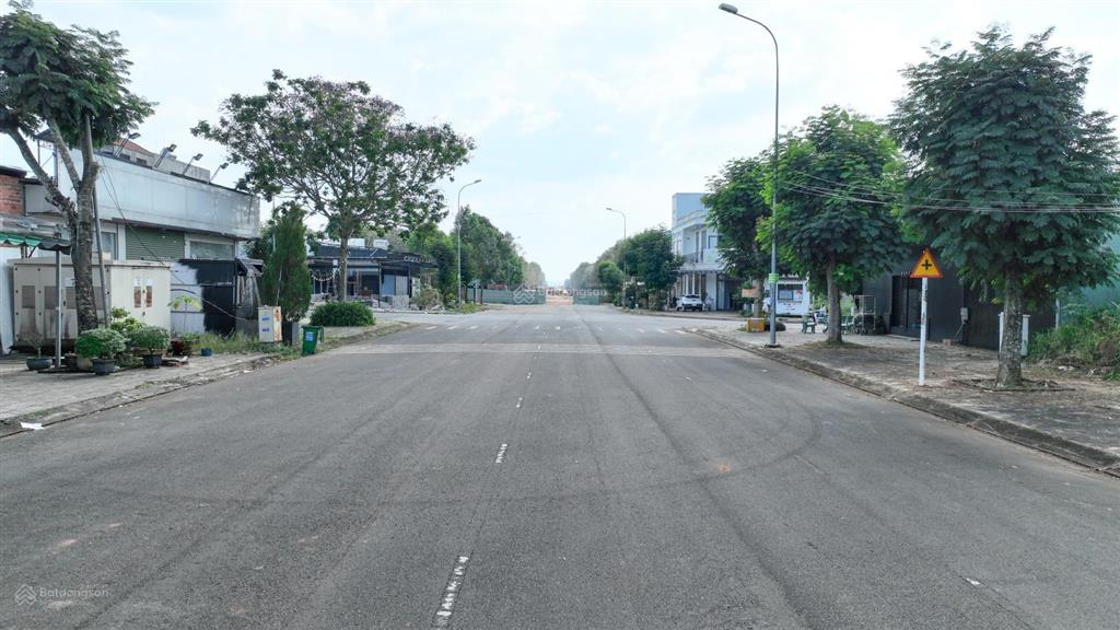 Bán đất trung tâm hành chính dầu giây, giá 16 triệu/m, sổ hồng riêng