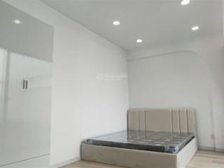 Cho thuê căn pendhouse sky 9,quận 9 gồm 3pn,2 vệ sinh,sân vườn có đầy đủ nội thất. 0399 050 ***