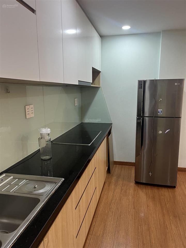 Cho thuê căn penhouse sky 9, đường liên phường, quận 9 gồm 3 pn và 2 vệ sinh, sân vườn có nội thất