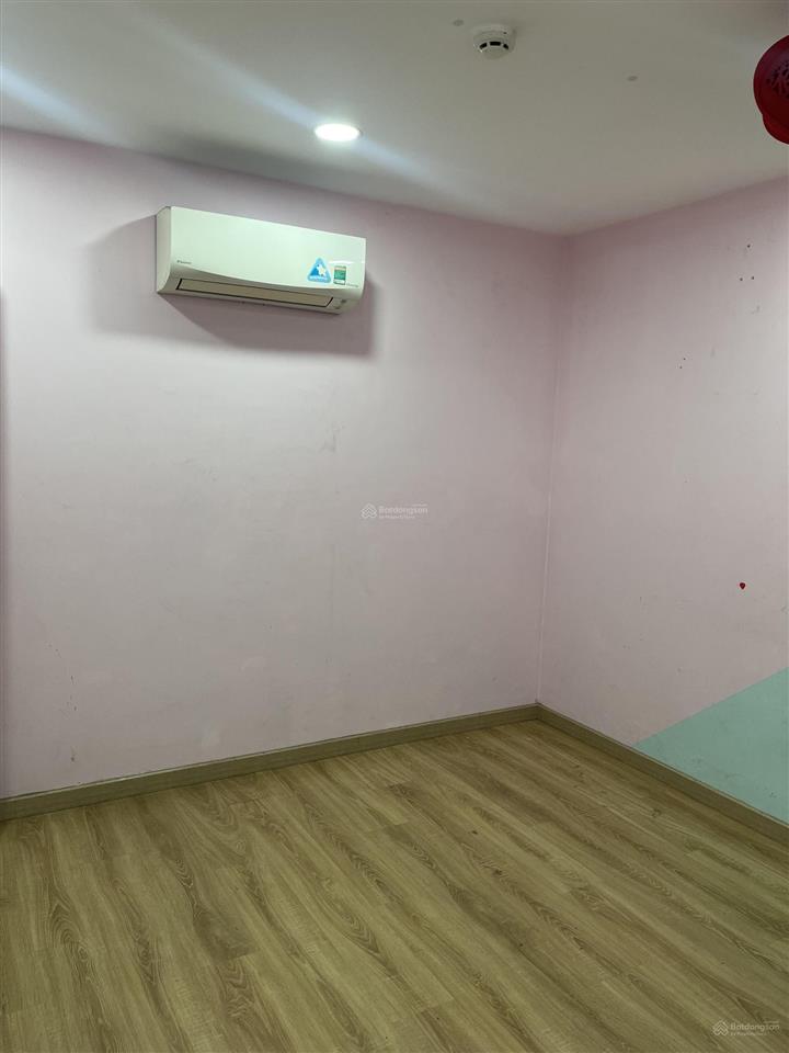 Cho thuê căn penhouse sky 9, đường liên phường, quận 9 gồm 3 pn và 2 vệ sinh, sân vườn có nội thất