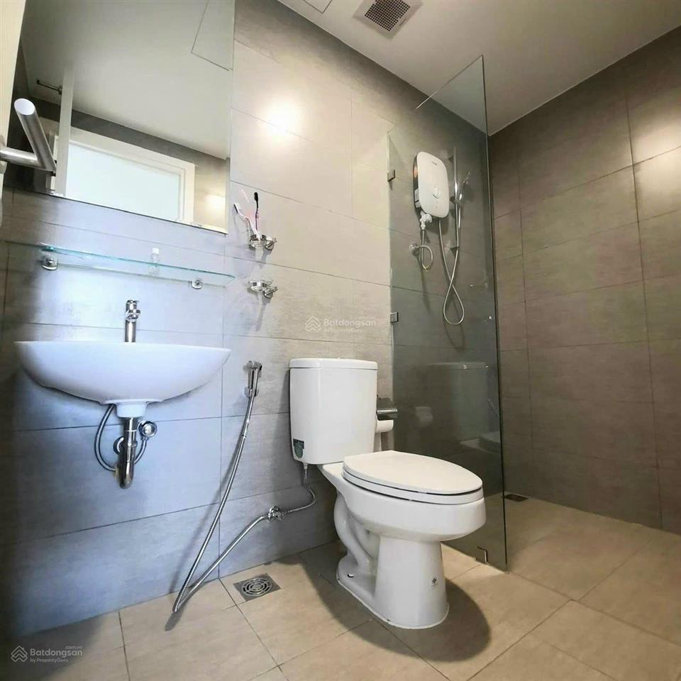 Cho thuê căn góc 70m gồm 2 pn và 2 vệ sinh đầy đủ nội thất chung cư hausneo.  0901 460 ***