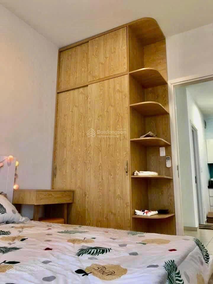 Cần cho thuê căn hộ hausneo,quận 9 gồm 1 phòng ngủ + 1 và 1 vệ sinh đầy đủ nội thất
