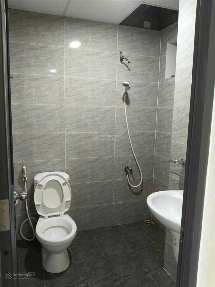 Em có căn hộ thủ thiêm garden, đường liên phường, 65m gồm 2pn và 2 vệ sinh cho thuê.  0399 050 ***